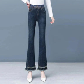 Calça Jeans Flare Country / Cintura Elástica e Acabamento Charmoso!