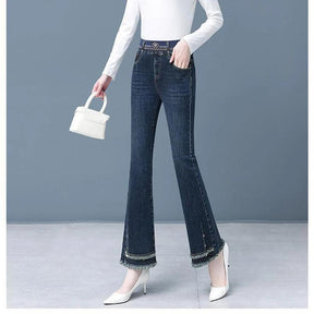 Calça Jeans Flare Country / Cintura Elástica e Acabamento Charmoso!