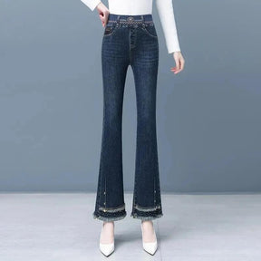 Calça Jeans Flare Country / Cintura Elástica e Acabamento Charmoso!