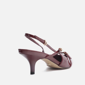 Scarpin  Slingback em Couro com Fivelas