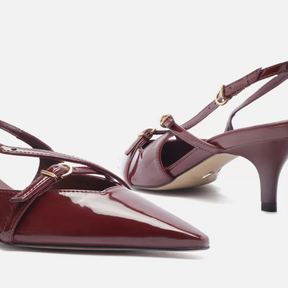 Scarpin  Slingback em Couro com Fivelas